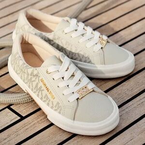 MICHAEL Michael Kors Girls Izette Regent Sneaker